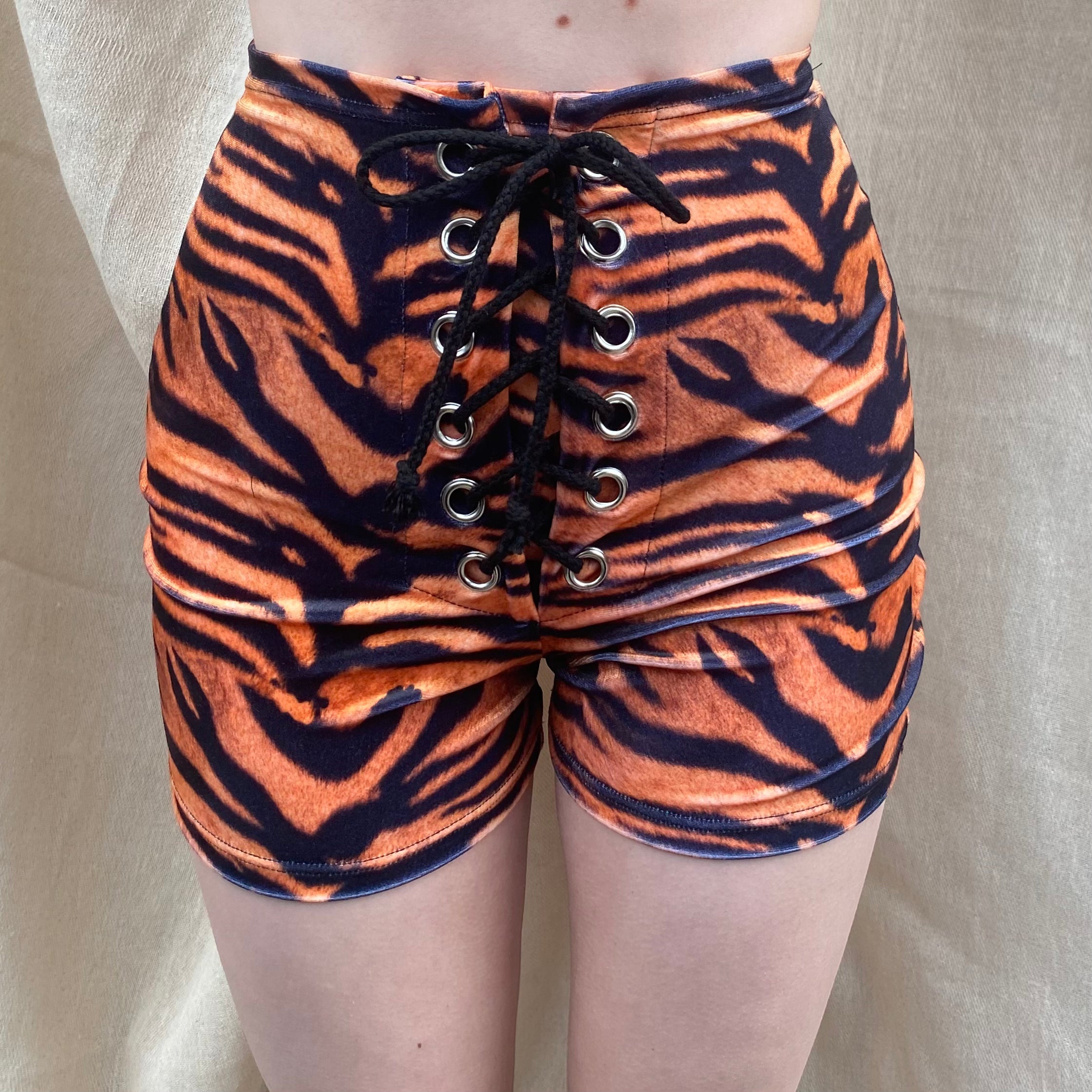 Stevie Shorts in Tiger